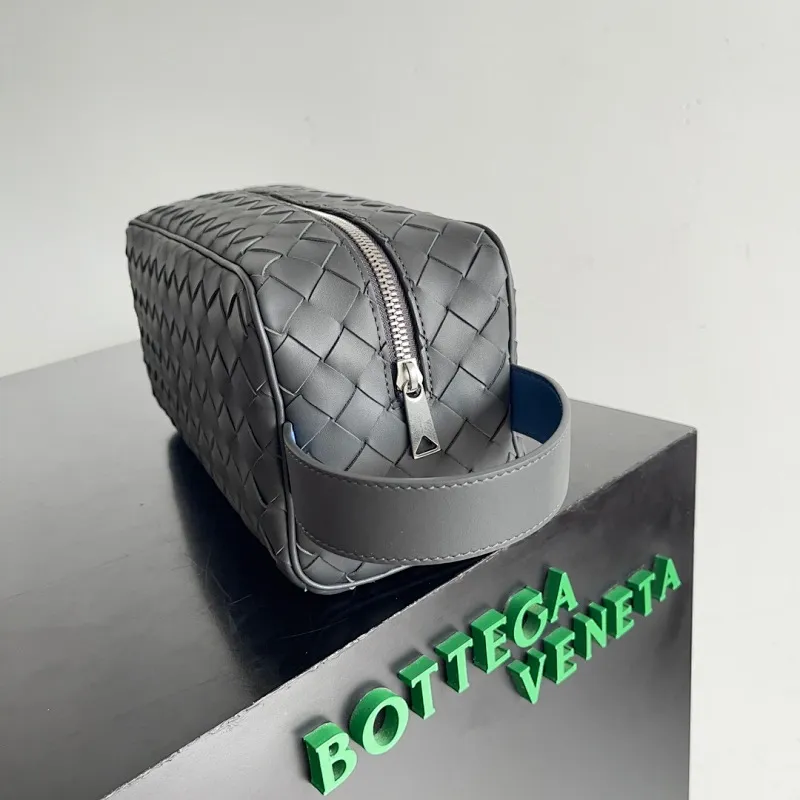 All categories 💚 Authentic bags 💚 BV 2025 new BV toiletry bag